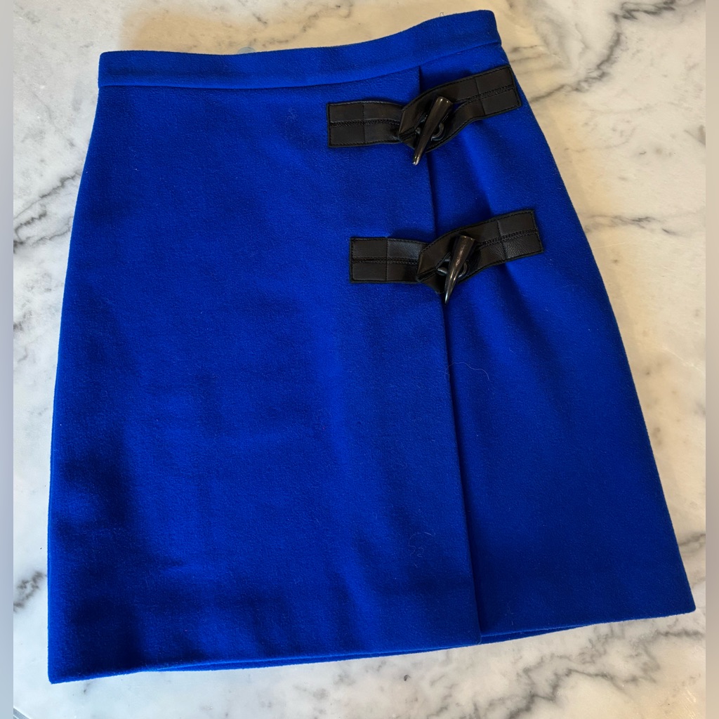 Moschino Boutique 100% Wool Wrap Mini Skirt With Toggle Details | Size 6